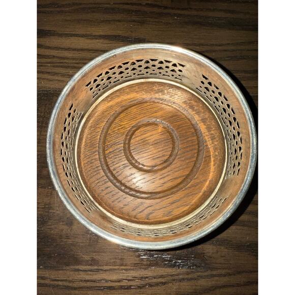 Vintage Silver-Plated Wine Bottle Coaster with Medium Wood – 5.5” - Picture 4 of 8